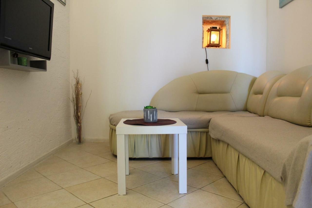 Apartman Leni Нин Екстериор снимка