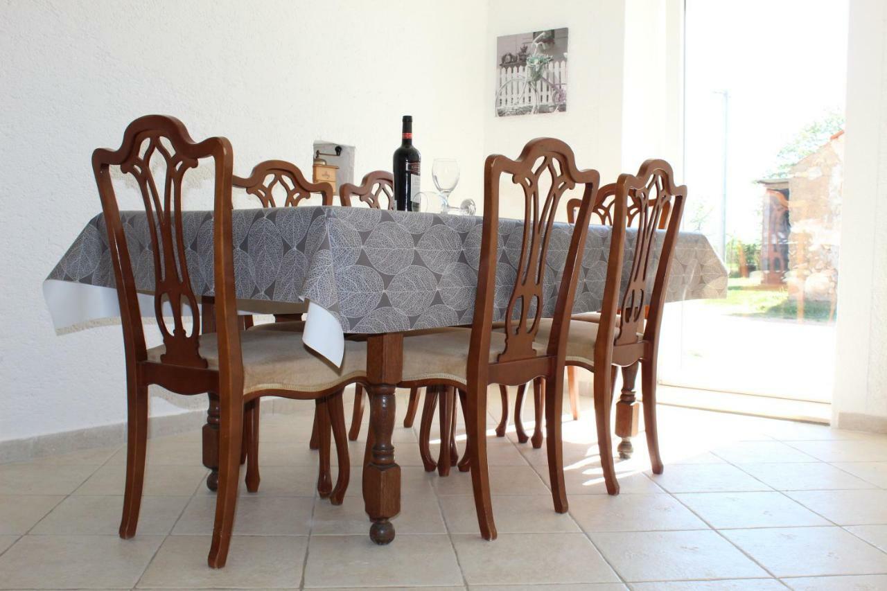 Apartman Leni Нин Екстериор снимка