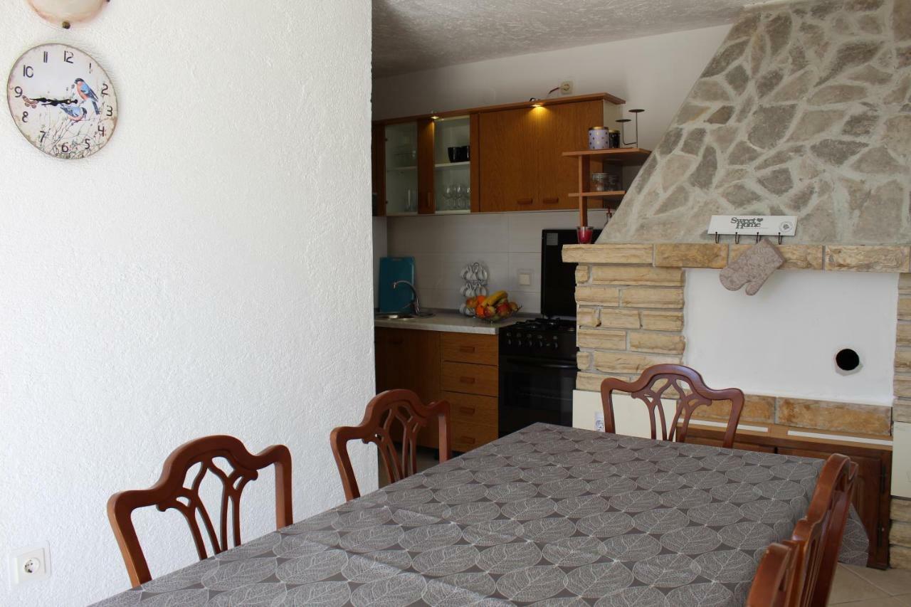 Apartman Leni Нин Екстериор снимка